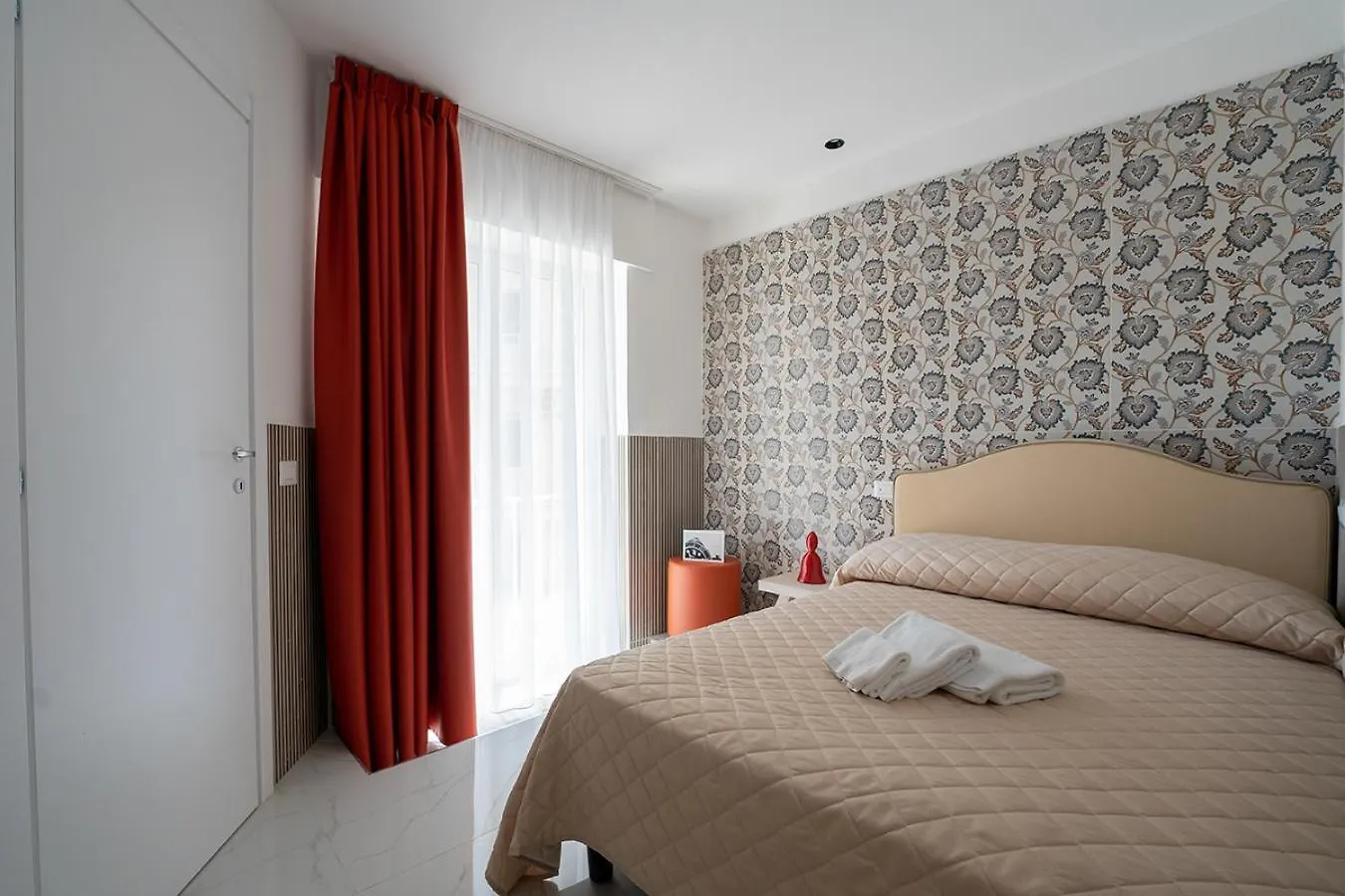 Guest house Greros H. Porto Napoli Centro, By Clapa Group Dislocated Hospitality Hotel