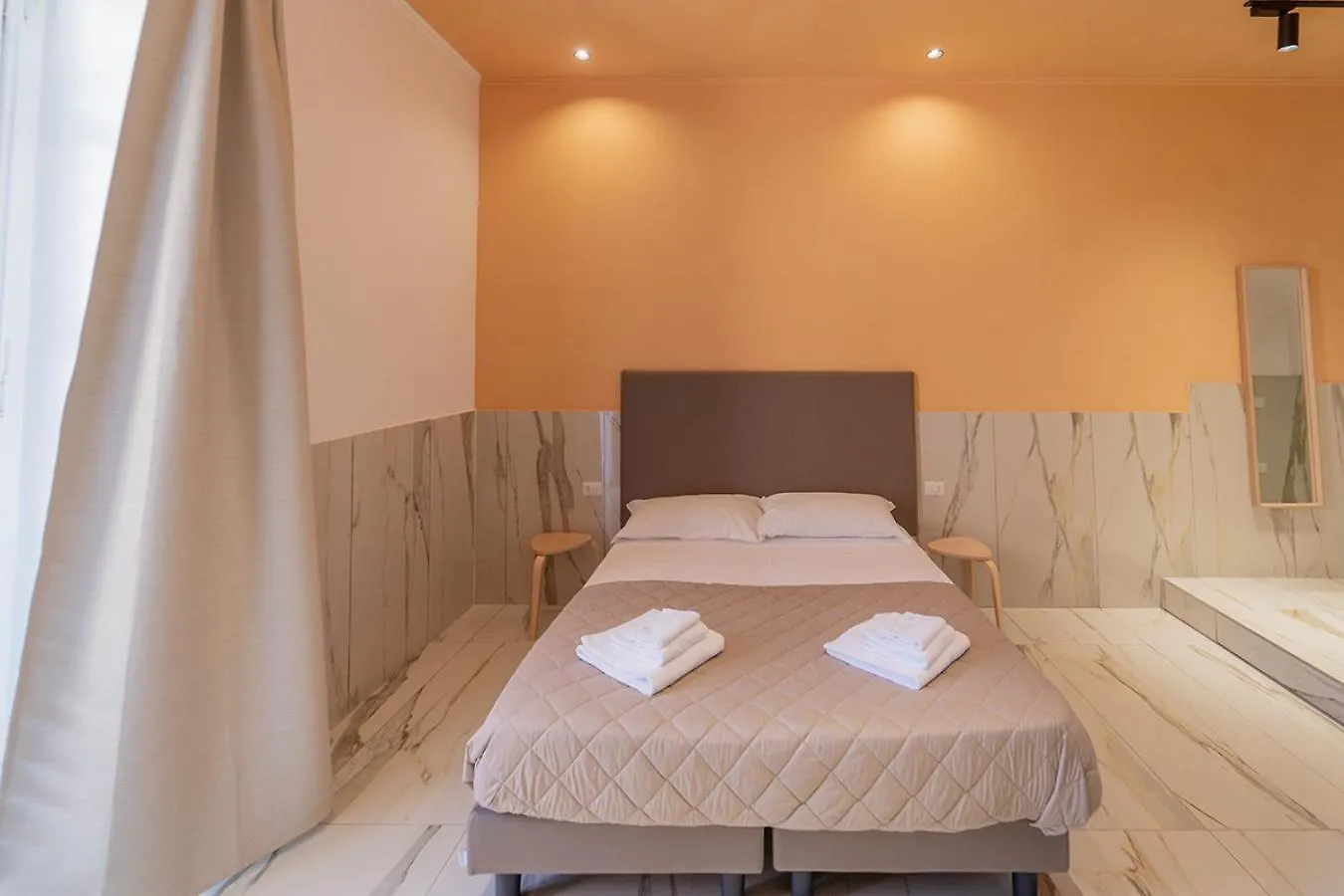 Guest house Greros H. Porto Napoli Centro, By Clapa Group Dislocated Hospitality Hotel Italy