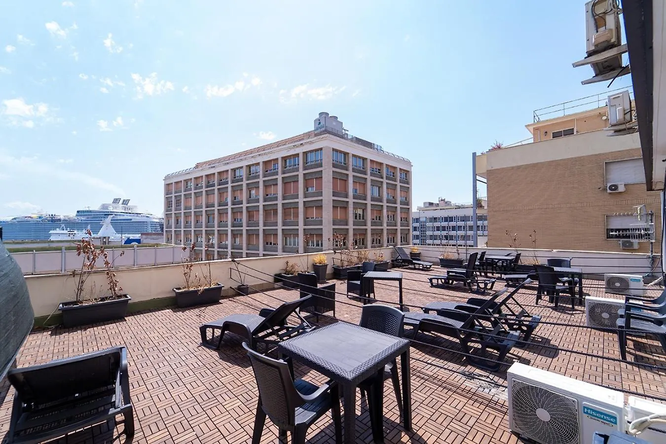 Greros H. Porto Napoli Centro, By Clapa Group Dislocated Hospitality Hotel Guest house Naples