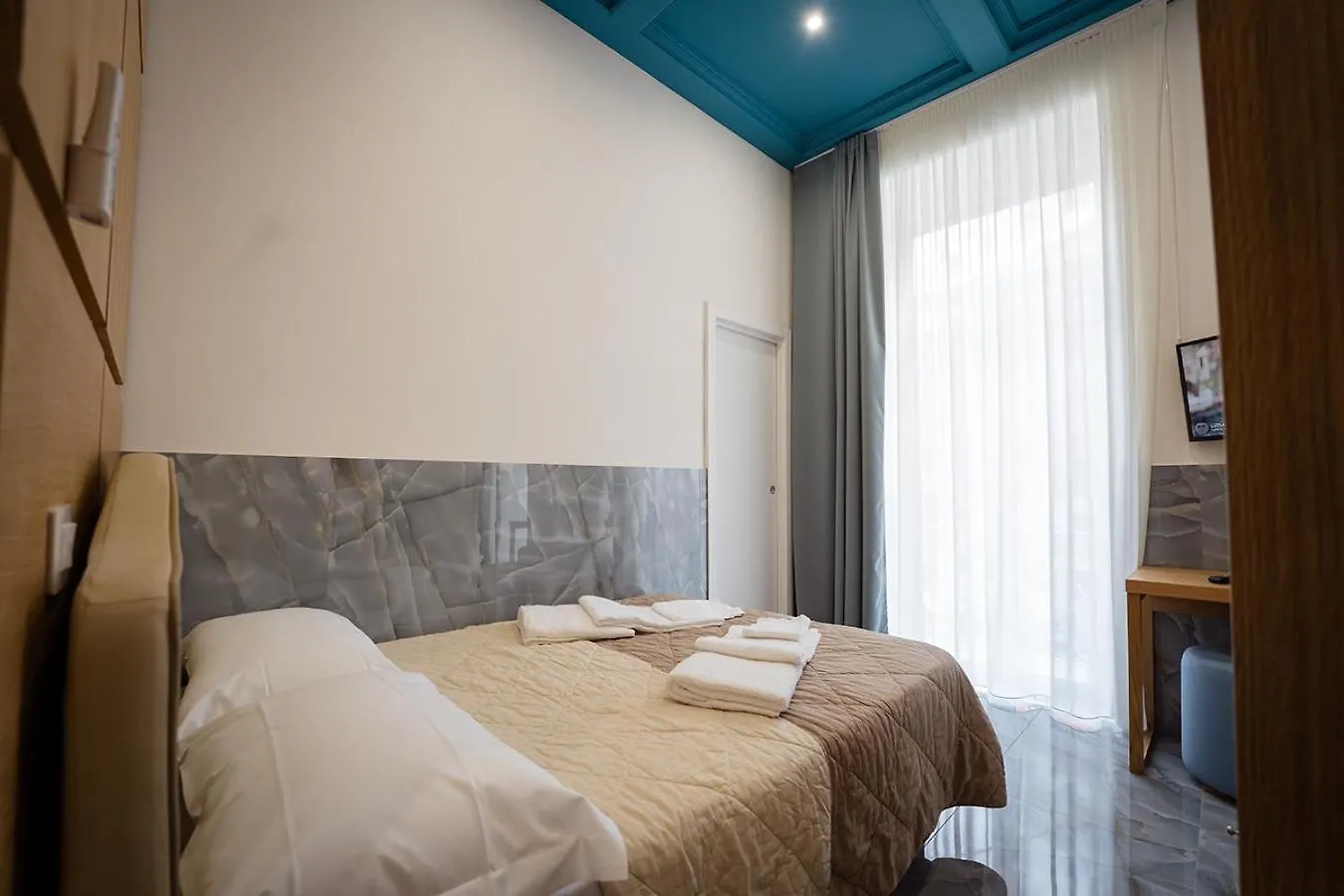 Greros H. Porto Napoli Centro, By Clapa Group Dislocated Hospitality Hotel 0*, Naples