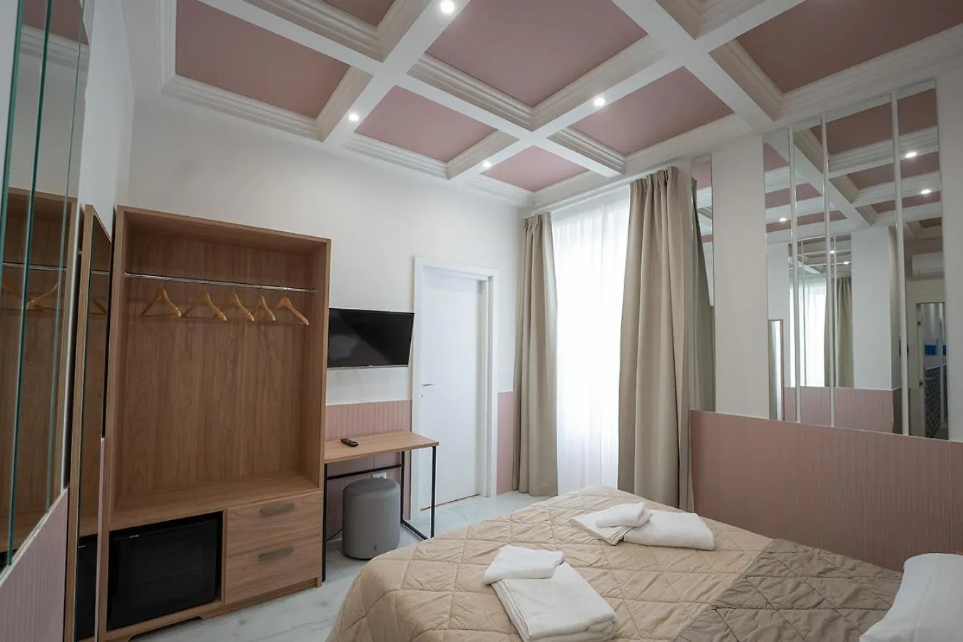 Greros H. Porto Napoli Centro, By Clapa Group Dislocated Hospitality Hotel Italy