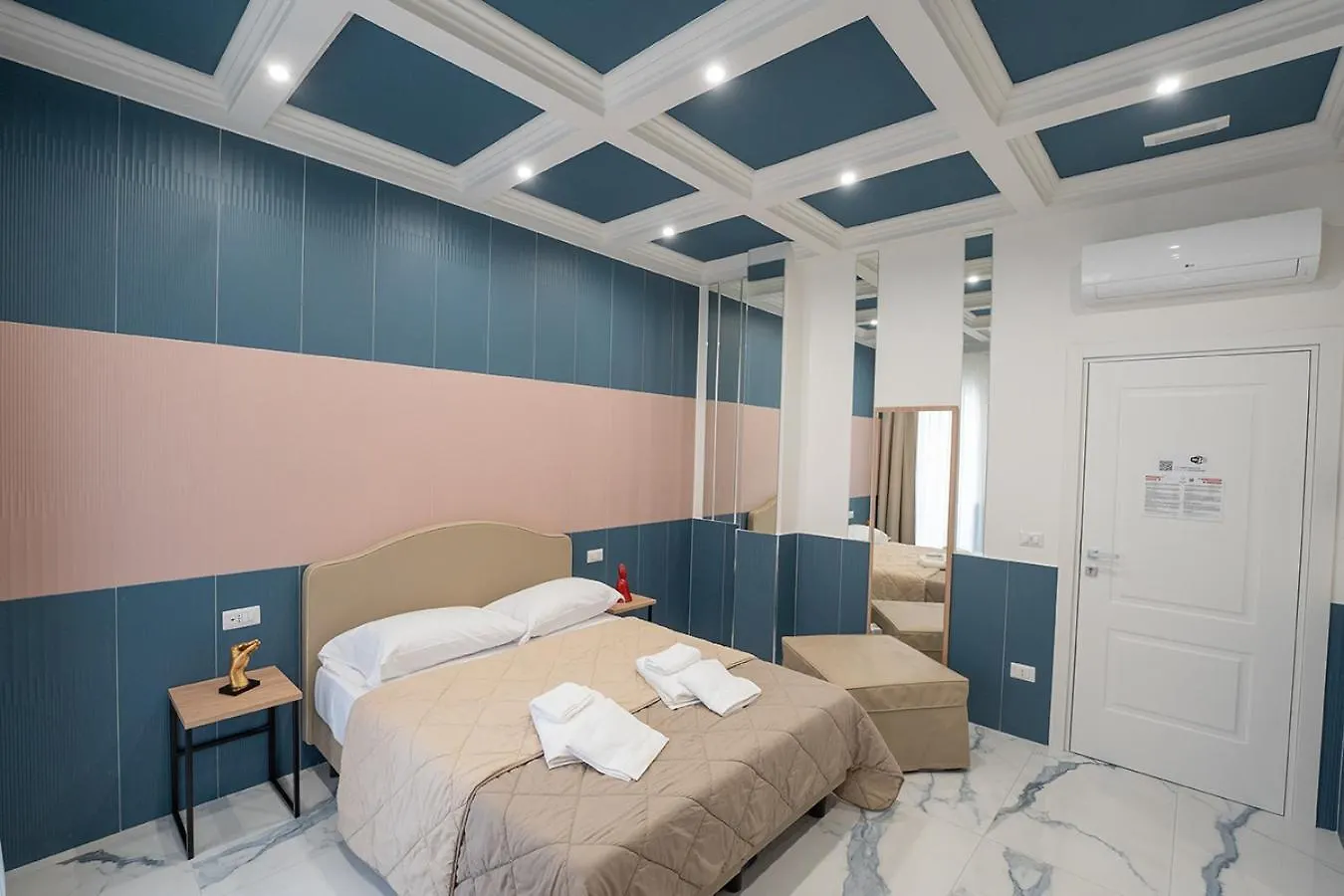 Greros H. Porto Napoli Centro, By Clapa Group Dislocated Hospitality Hotel Guest house Naples