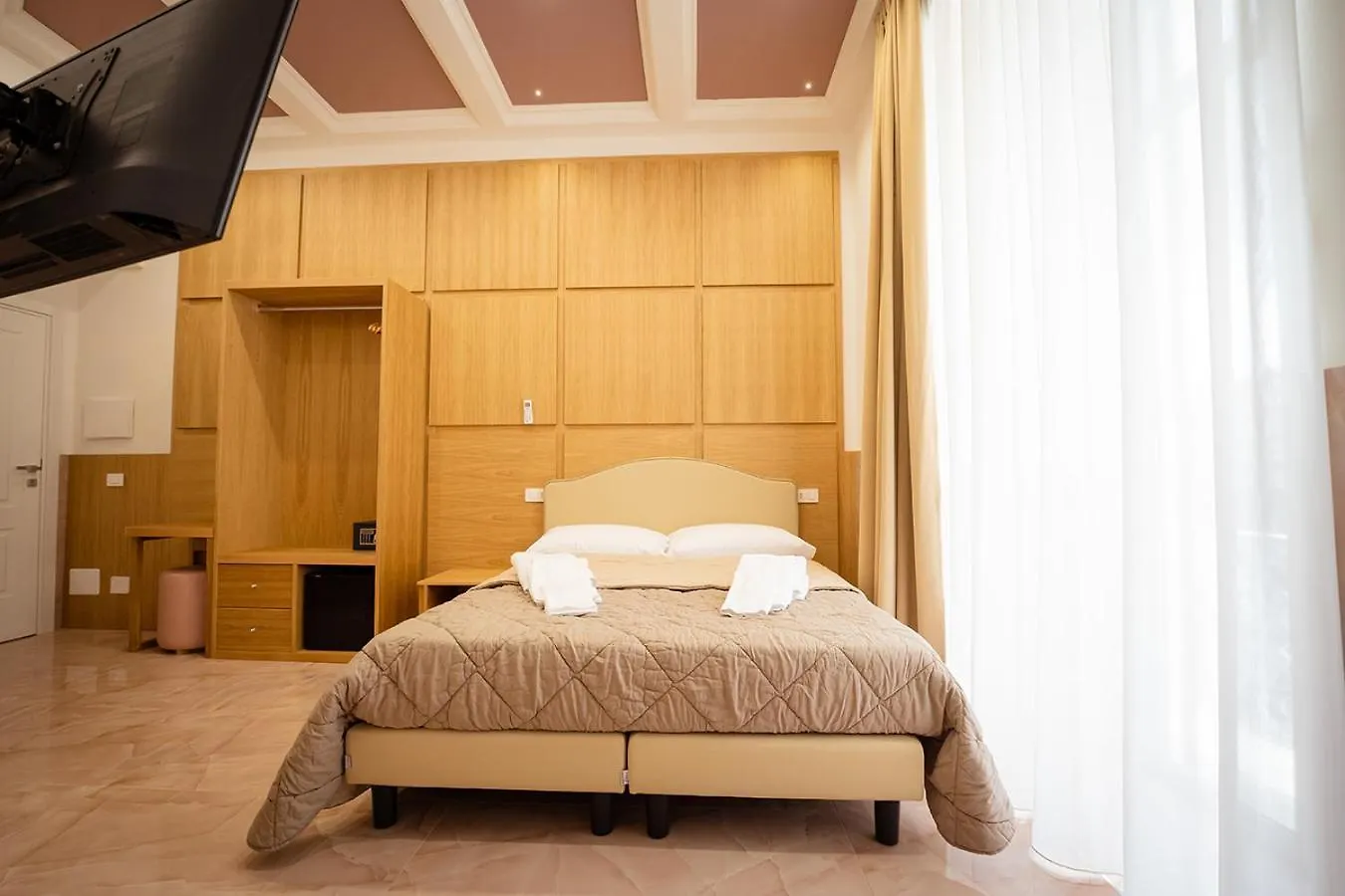 Greros H. Porto Napoli Centro, By Clapa Group Dislocated Hospitality Hotel 0*, Naples Italy