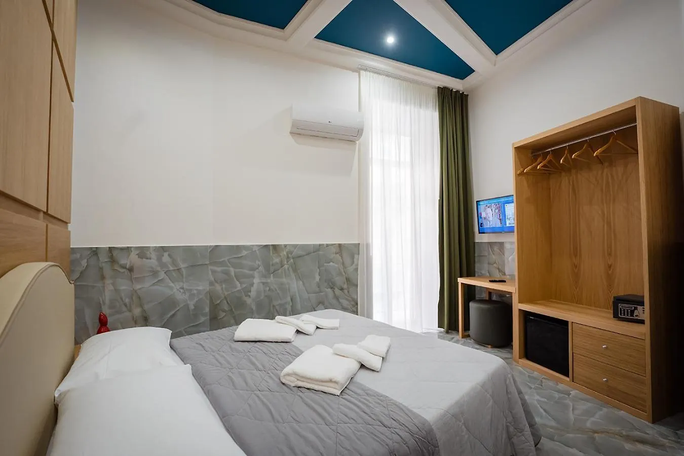 Greros H. Porto Napoli Centro, By Clapa Group Dislocated Hospitality Hotel Guest house