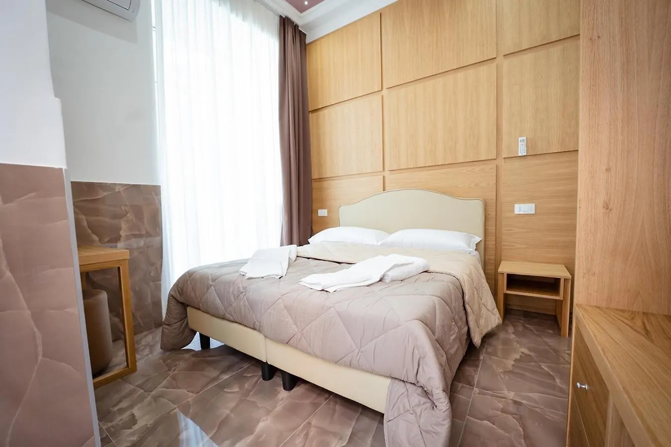Greros H. Porto Napoli Centro, By Clapa Group Dislocated Hospitality Hotel