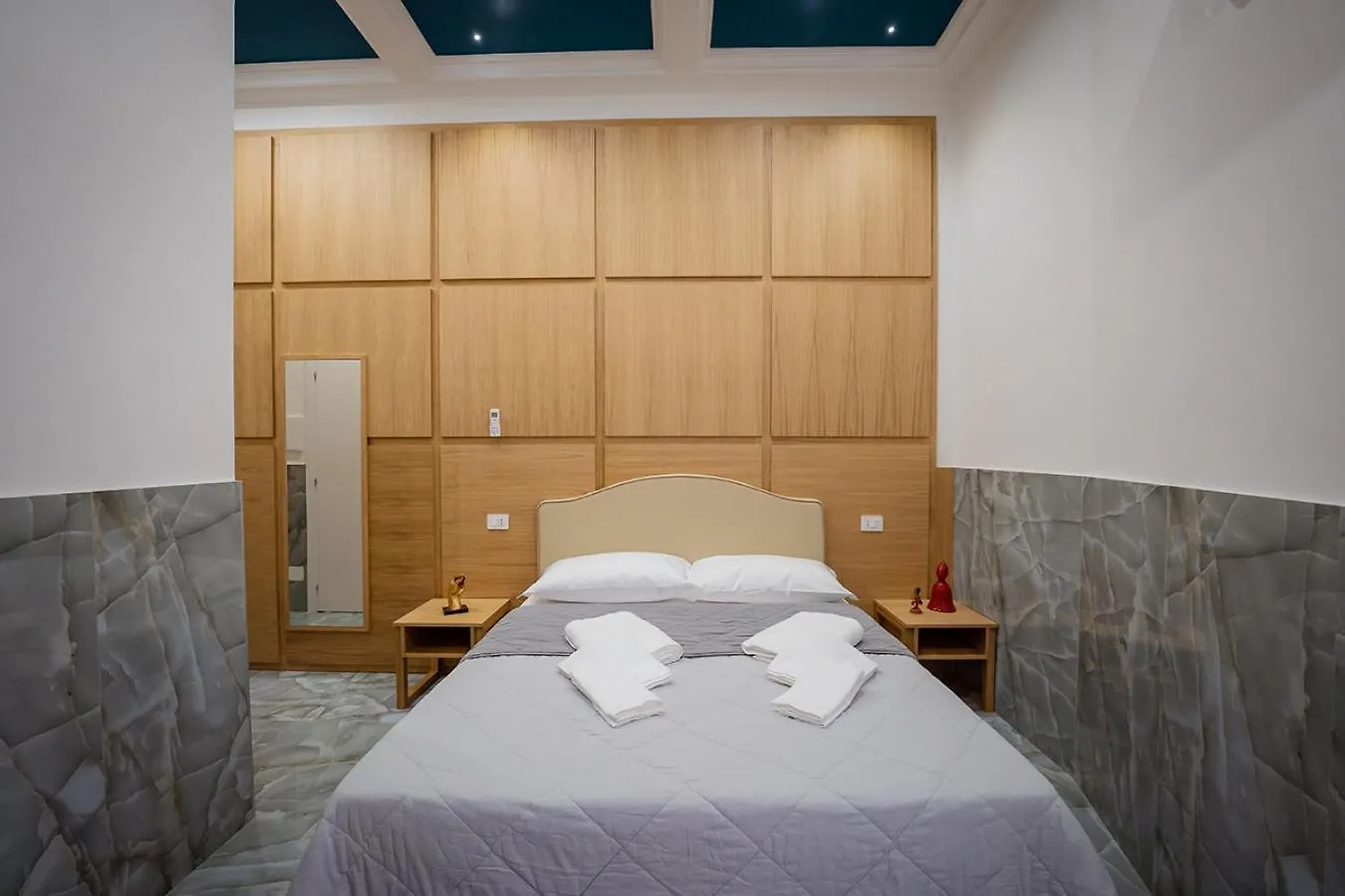 Guest house Greros H. Porto Napoli Centro, By Clapa Group Dislocated Hospitality Hotel Italy