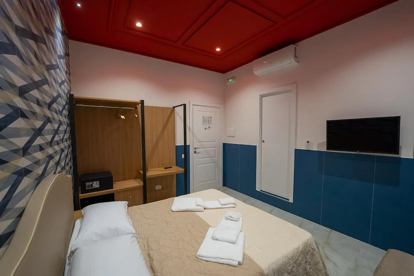 Hotel Greros H. Porto Napoli Centro, By Clapa Group Dislocated Hospitality 0*, Nápoles
